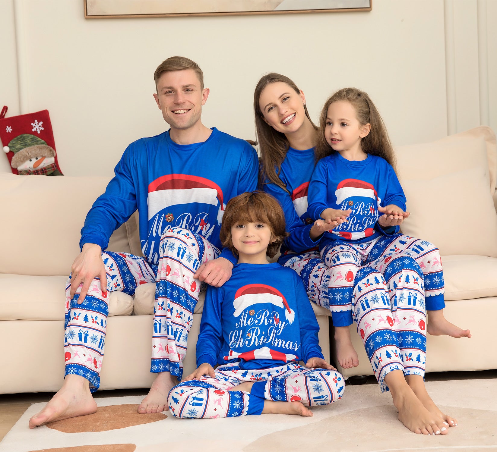 Blauw en wit vrolijk kerstfeest bijpassende familie pyjama set