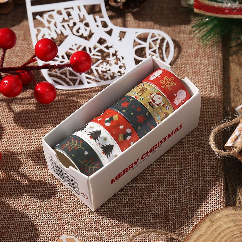 Washi -tape met kerstthema en kerstcadeau -inpaktape