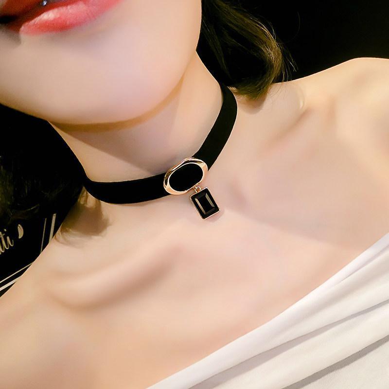 Elegant Black & Gold Choker Necklace - Theone Apparel