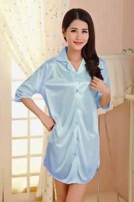 Bouton surdimensionné satiné chemise de sommeil