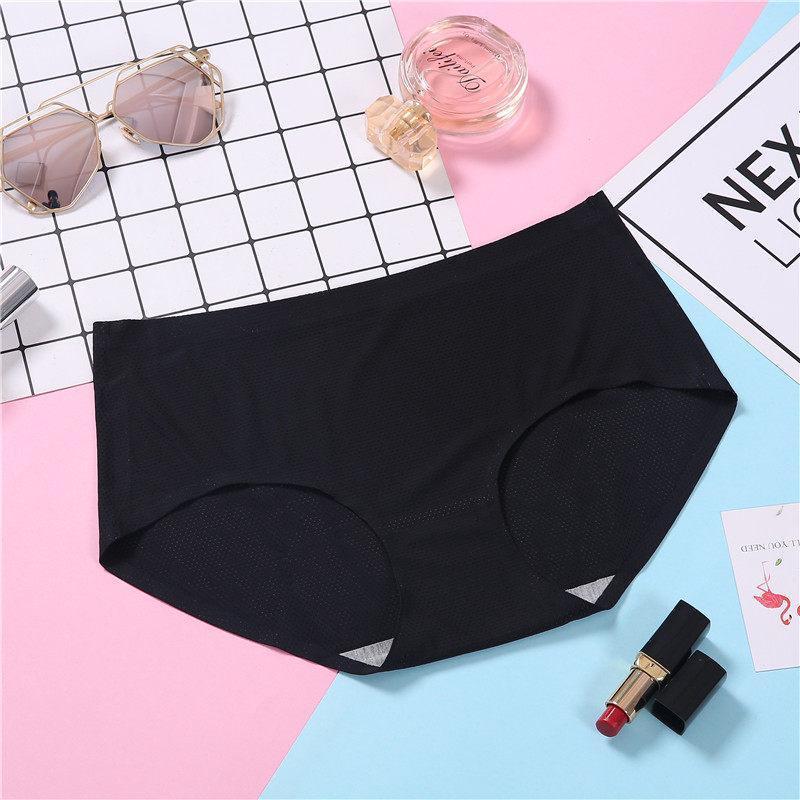 Panty de câlins à hanche noire en forme lisse