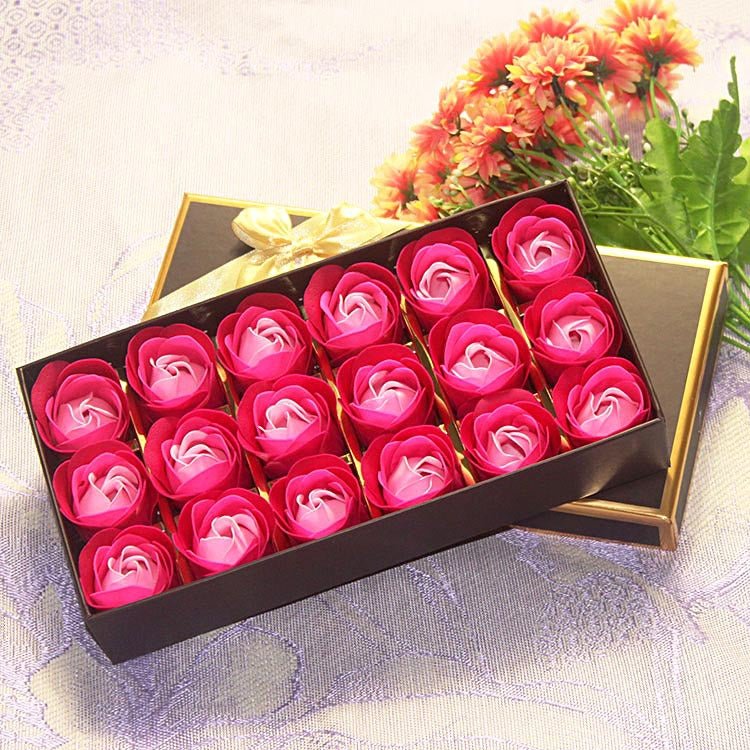 Adorable 18 Mini Roses Gift Box - THEONE APPAREL